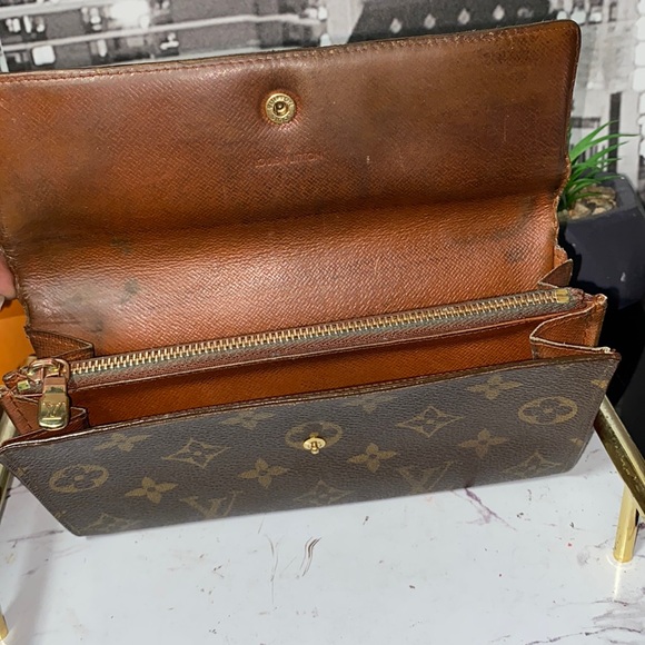 Authentic Louis Vuitton Monogram Sarah Wallet - Picture 8 of 15